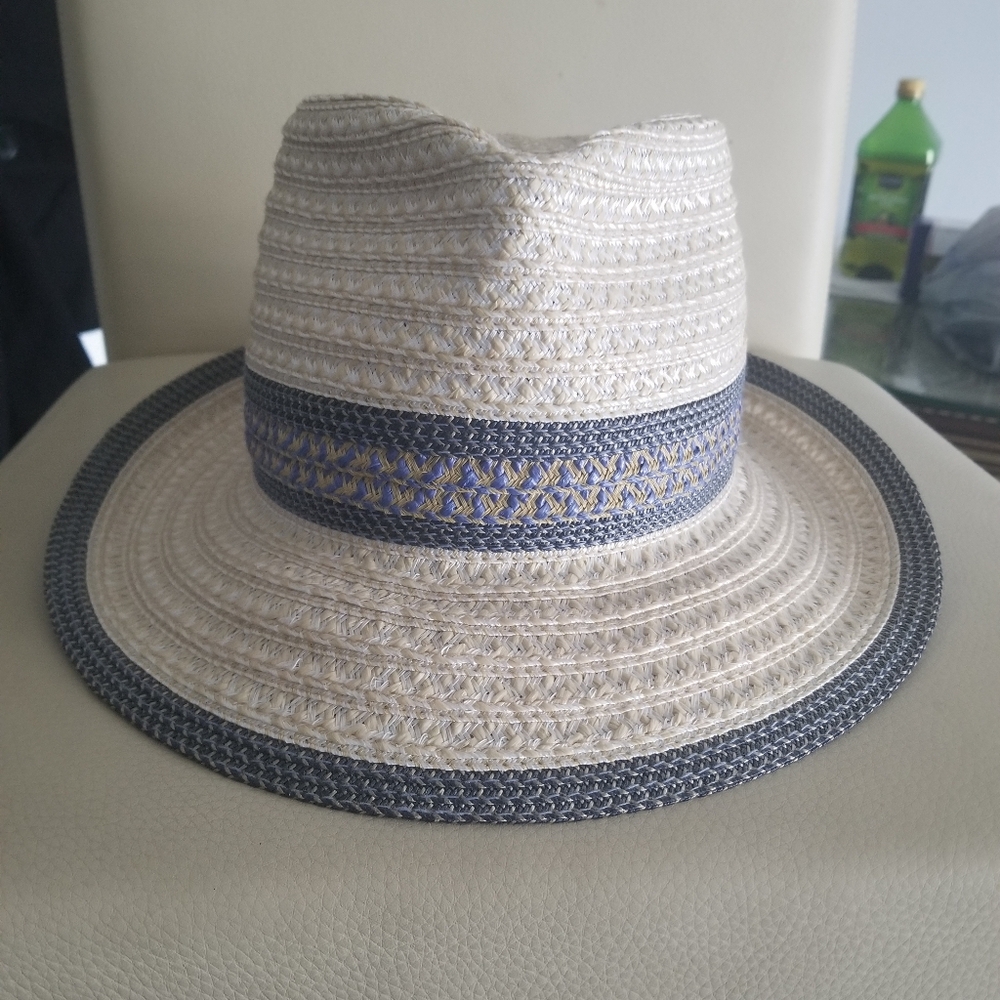 NWOT Eric Javits Beige and Navy Fedora UPF 50+